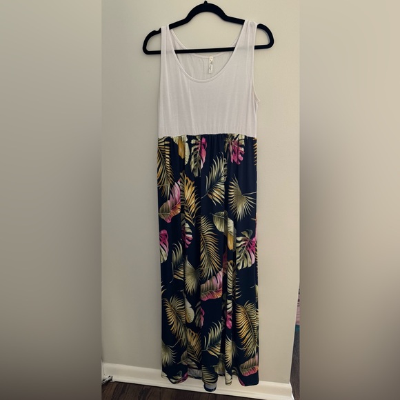 Lot of five maternity dresses - Picture 1 of 5